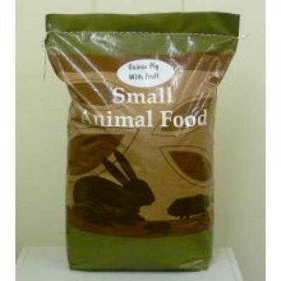 GUINEA PIG WITH FRUIT